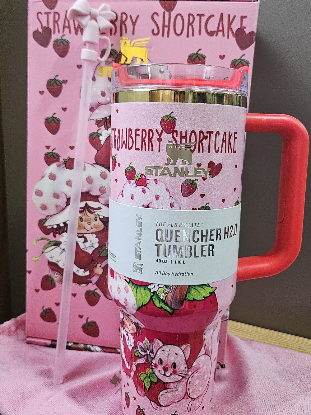 Pink Stanley 40oz Quencher H2.0 FlowState tumbler - Picture 5 of 9